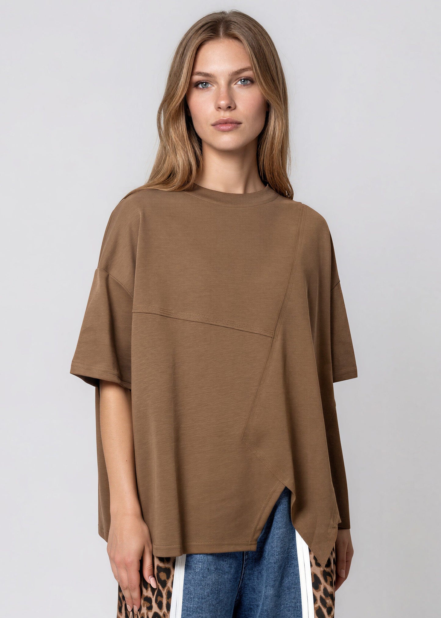Crosscut Hem Tee