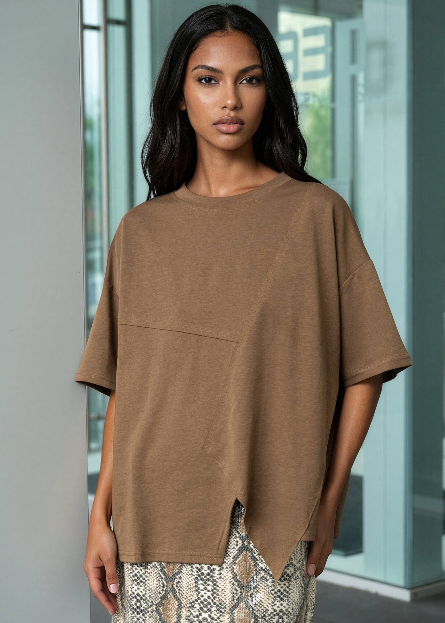 Crosscut Hem Tee